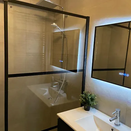 Bosboerderij De Goudsberg Met Hottub In Tuin 別荘