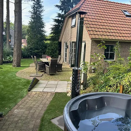 Bosboerderij De Goudsberg Met Hottub In Tuin * ルンテレン