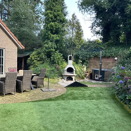 Bosboerderij De Goudsberg Met Hottub In Tuin