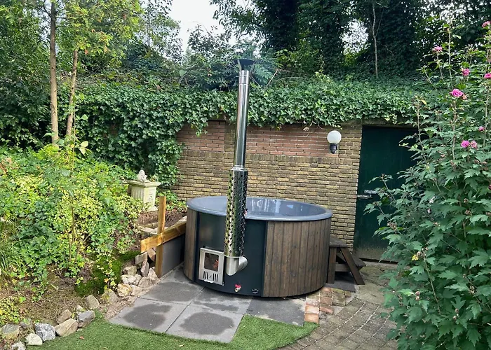 Bosboerderij De Goudsberg Met Hottub In Tuin